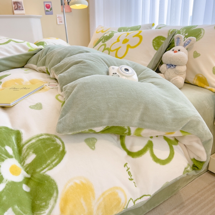 91家纺网 家纺一手货源 找家纺 印季家纺 2025新款加厚印花保暖牛奶绒四件套 绿山墙