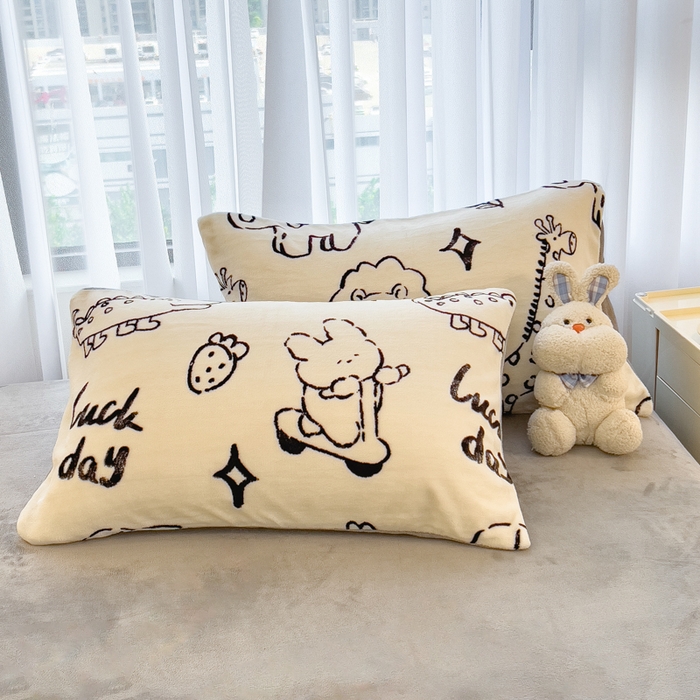 91家纺网 家纺一手货源 找家纺 印季家纺 2025新款加厚印花保暖牛奶绒四件套 马戏团-米