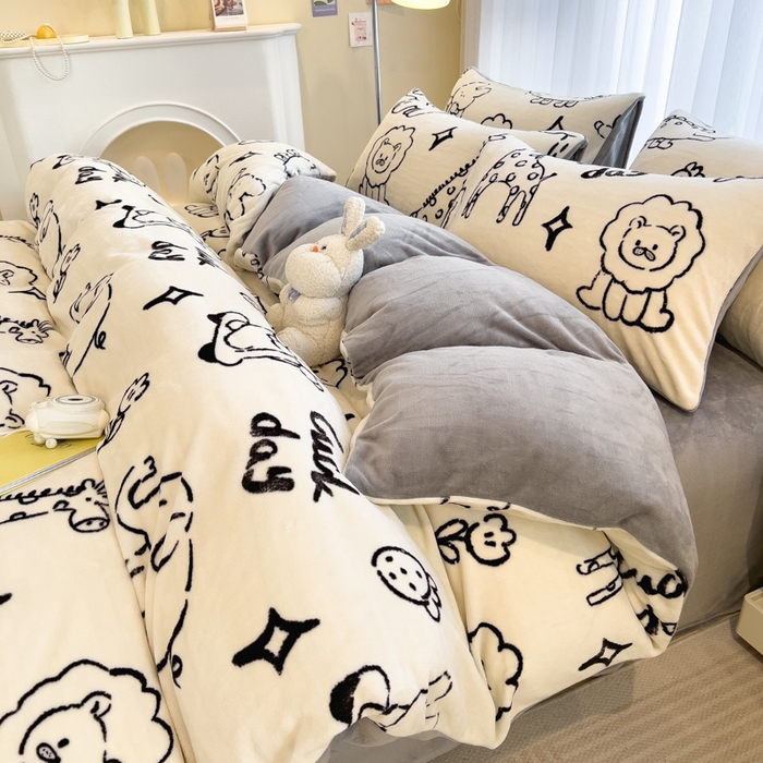 91家纺网 家纺一手货源 找家纺 印季家纺 2025新款加厚印花保暖牛奶绒四件套 马戏团-米