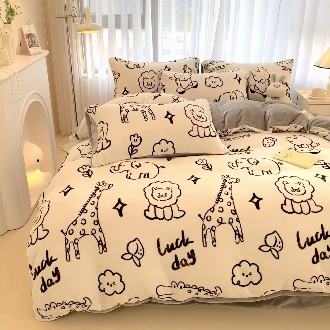 91家纺网 家纺一手货源 找家纺 印季家纺 2025新款加厚印花保暖牛奶绒四件套 马戏团-米