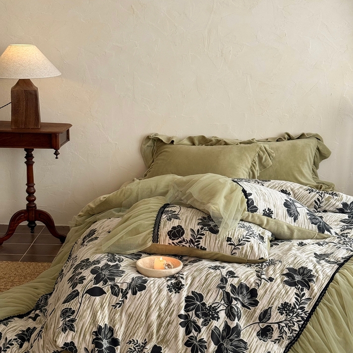 91家纺网 家纺一手货源 找家纺 （总）佳汐蓝家纺 2025新款230g牛奶绒雕花四件套-朝花夕拾(卷后不低于298元)