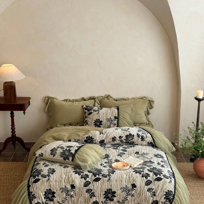 91家纺网 家纺一手货源 找家纺 （总）佳汐蓝家纺 2025新款230g牛奶绒雕花四件套-朝花夕拾(卷后不低于298元)