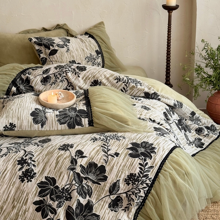 91家纺网 家纺一手货源 找家纺 （总）佳汐蓝家纺 2025新款230g牛奶绒雕花四件套-朝花夕拾(卷后不低于298元)