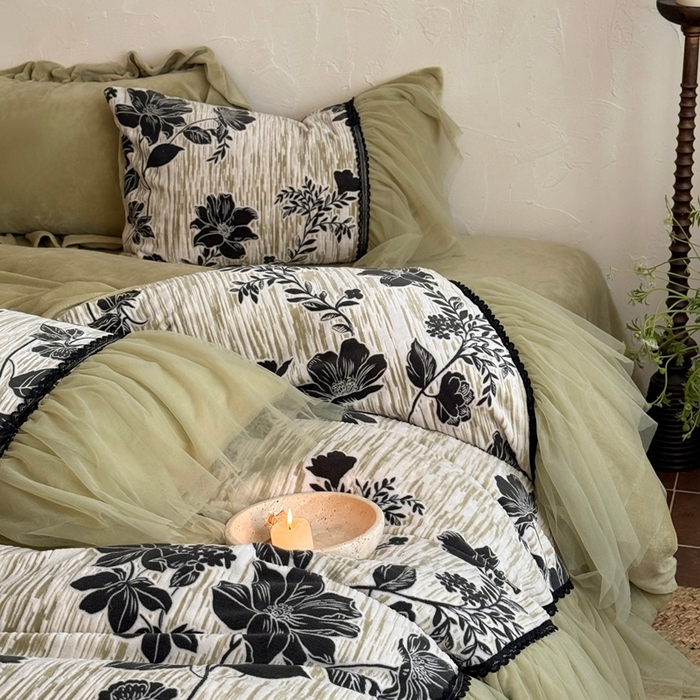 91家纺网 家纺一手货源 找家纺 （总）佳汐蓝家纺 2025新款230g牛奶绒雕花四件套-朝花夕拾(卷后不低于298元)