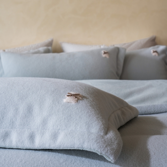 91家纺网 家纺一手货源 找家纺 佳汐蓝家纺 2025新款糯米绒四件套系列（床单圆角卷边） 糯米绒 气泡蓝