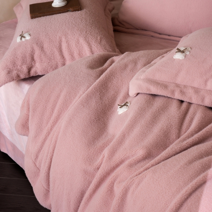 91家纺网 家纺一手货源 找家纺 佳汐蓝家纺 2025新款糯米绒四件套系列（床单圆角卷边） 糯米绒-裸粉