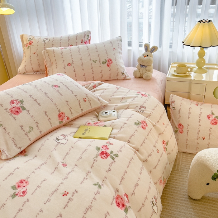 91家纺网 家纺一手货源 找家纺 印季家纺 2025新款加厚印花保暖牛奶绒四件套 雀跃