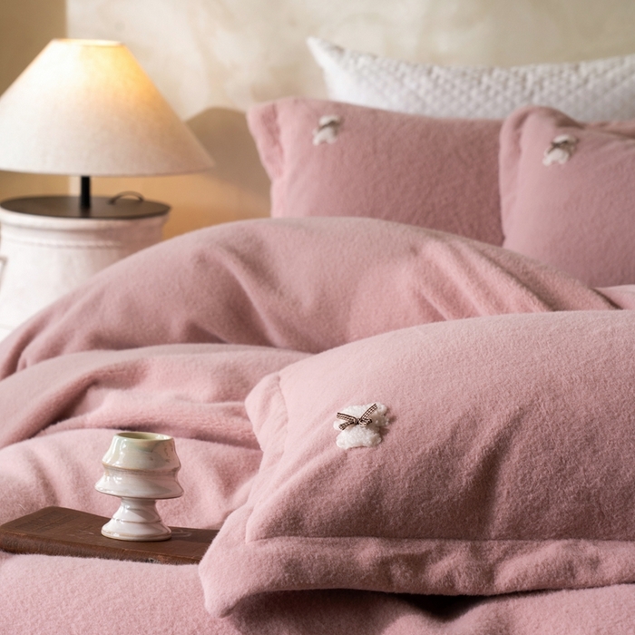 91家纺网 家纺一手货源 找家纺 佳汐蓝家纺 2025新款糯米绒四件套系列（床单圆角卷边） 糯米绒-裸粉