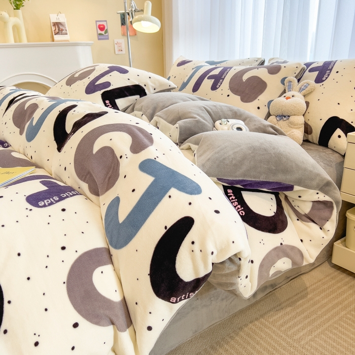 91家纺网 家纺一手货源 找家纺 印季家纺 2025新款加厚印花保暖牛奶绒四件套 少年派