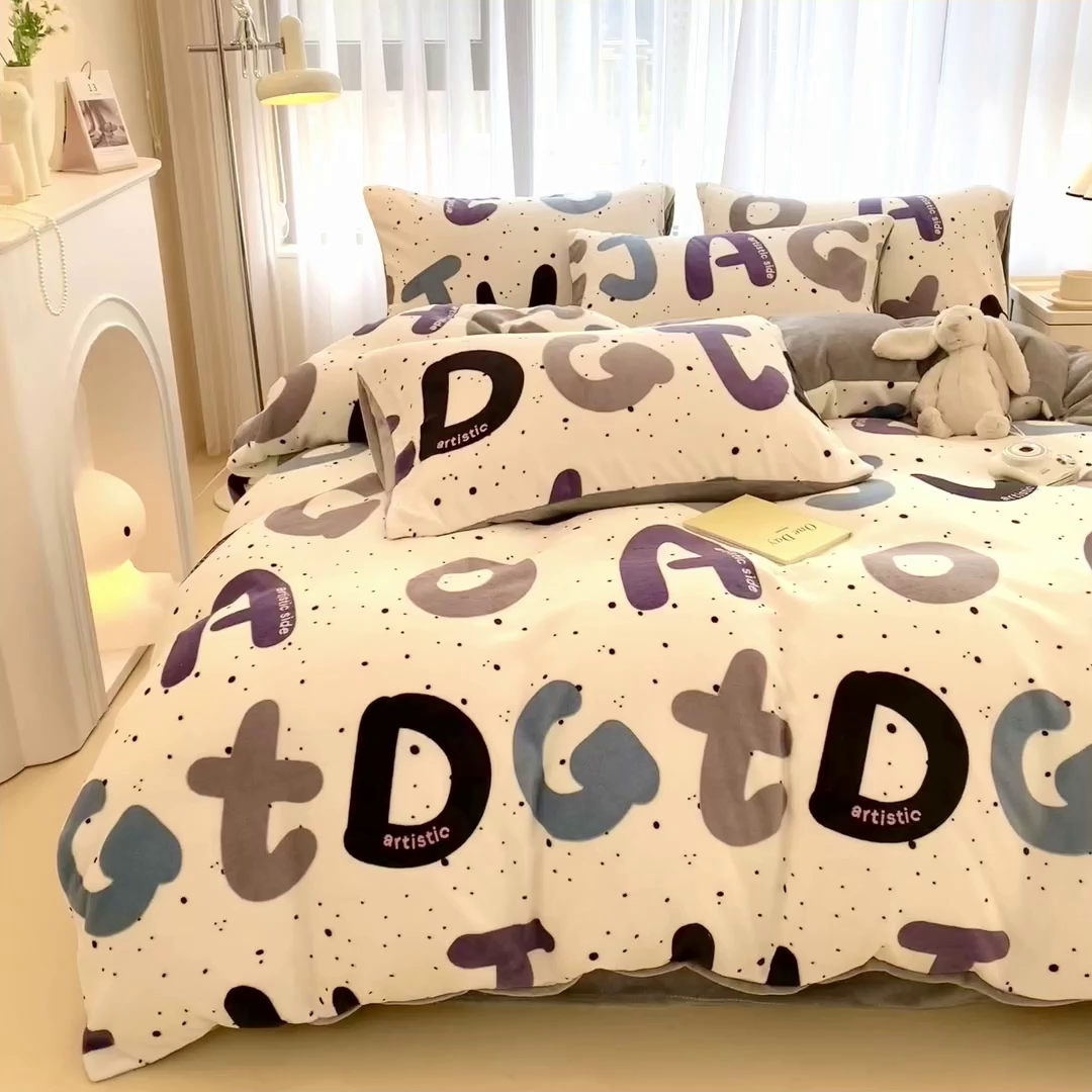 91家纺网 家纺一手货源 找家纺 印季家纺 2025新款加厚印花保暖牛奶绒四件套 少年派