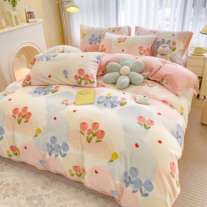 91家纺网 家纺一手货源 找家纺 印季家纺 2025新款加厚印花保暖牛奶绒四件套 少女梦