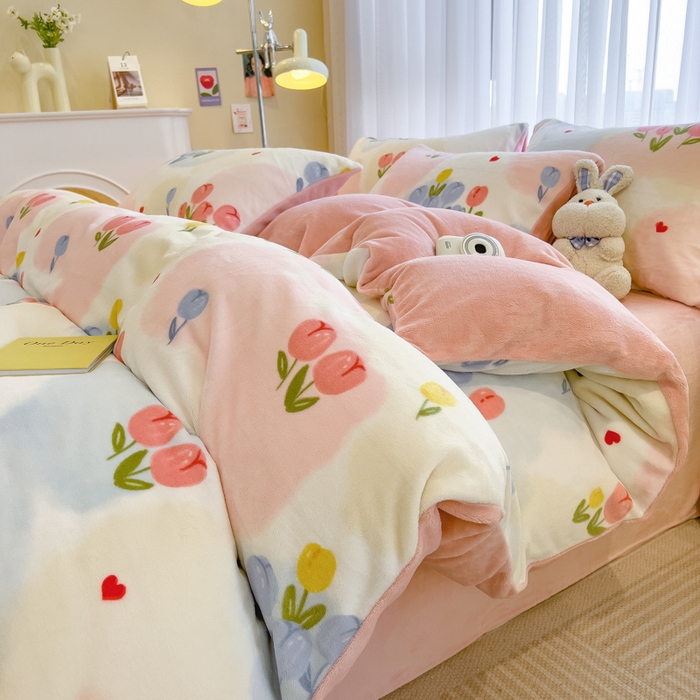 91家纺网 家纺一手货源 找家纺 印季家纺 2025新款加厚印花保暖牛奶绒四件套 少女梦