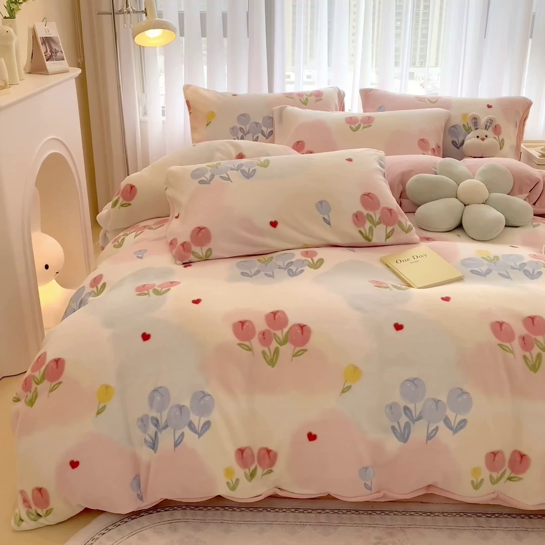 91家纺网 家纺一手货源 找家纺 印季家纺 2025新款加厚印花保暖牛奶绒四件套 少女梦