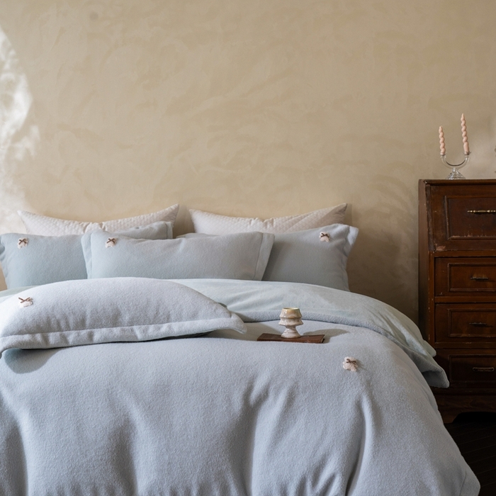 91家纺网 家纺一手货源 找家纺 佳汐蓝家纺 2025新款糯米绒四件套系列(圆角吊边款床单) 糯米绒 气泡蓝