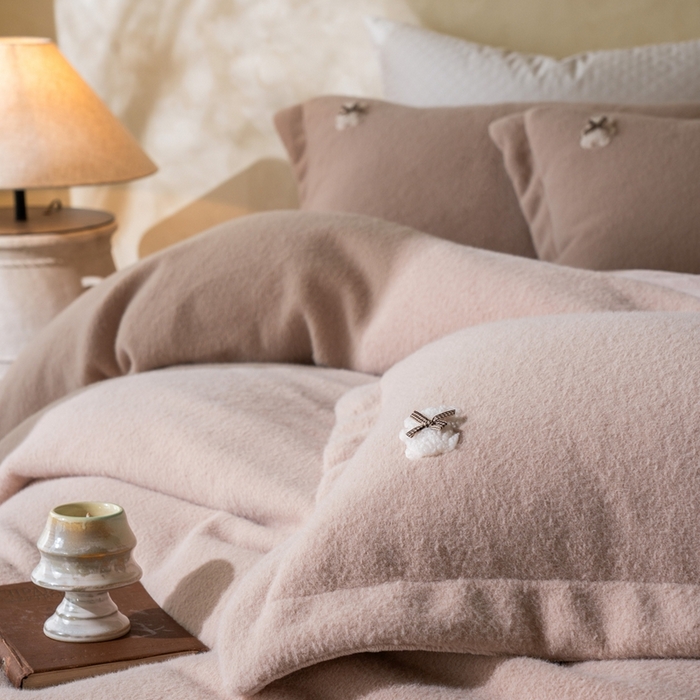 91家纺网 家纺一手货源 找家纺 （总）佳汐蓝家纺 2025新款糯米绒四件套系列(圆角吊边款床单)