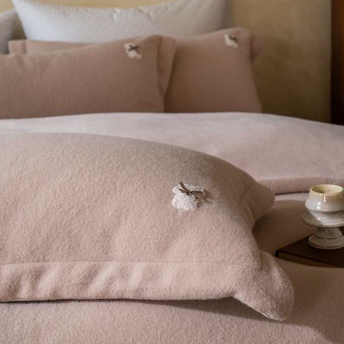 91家纺网 家纺一手货源 找家纺 佳汐蓝家纺 2025新款糯米绒四件套系列(圆角吊边款床单) 糯米绒 卡其