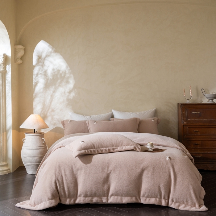 91家纺网 家纺一手货源 找家纺 佳汐蓝家纺 2025新款糯米绒四件套系列(圆角吊边款床单) 糯米绒 卡其