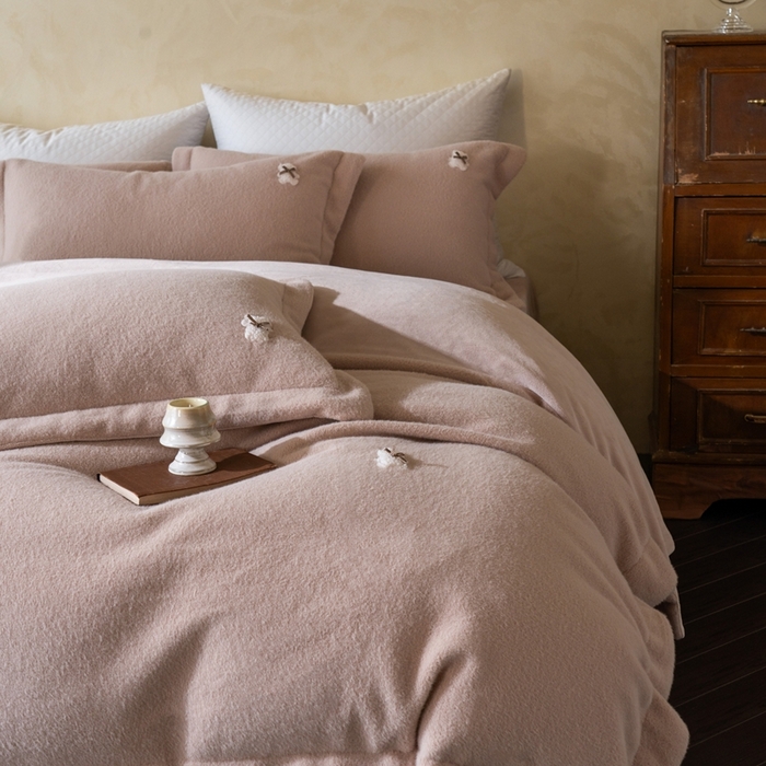 91家纺网 家纺一手货源 找家纺 佳汐蓝家纺 2025新款糯米绒四件套系列(圆角吊边款床单) 糯米绒 卡其