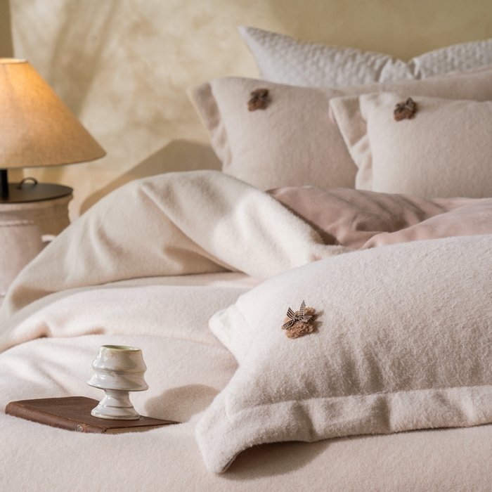 91家纺网 家纺一手货源 找家纺 佳汐蓝家纺 2025新款糯米绒四件套系列(圆角吊边款床单) 糯米绒 芝士奶