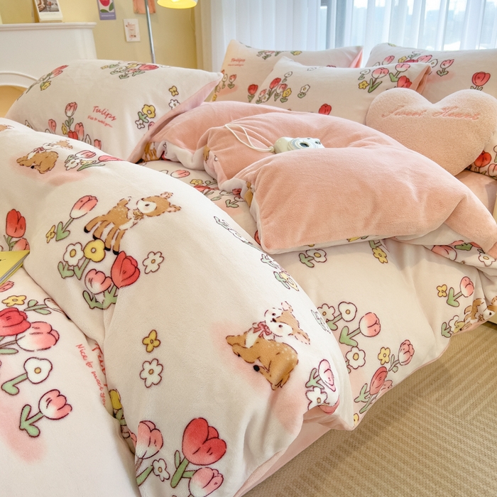 印季家纺 2025新款加厚印花保暖牛奶绒四件套 童话镇-粉