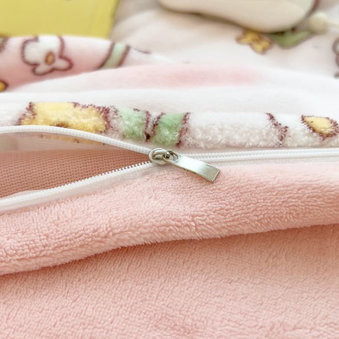 91家纺网 家纺一手货源 找家纺 印季家纺 2025新款加厚印花保暖牛奶绒四件套 童话镇-粉