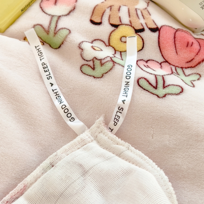 91家纺网 家纺一手货源 找家纺 印季家纺 2025新款加厚印花保暖牛奶绒四件套 童话镇-粉