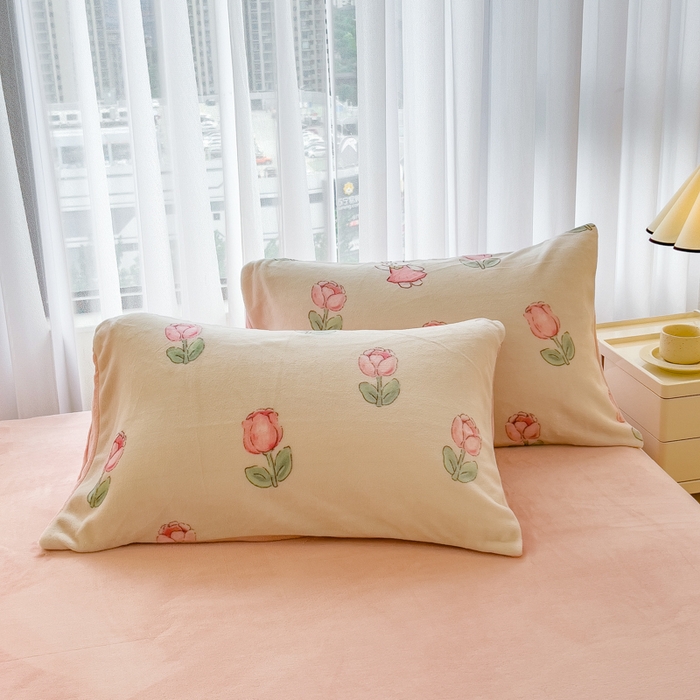 91家纺网 家纺一手货源 找家纺 印季家纺 2025新款加厚印花保暖牛奶绒四件套 郁兔-粉