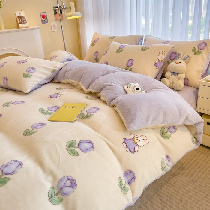 91家纺网 家纺一手货源 找家纺 印季家纺 2025新款加厚印花保暖牛奶绒四件套 郁兔-紫