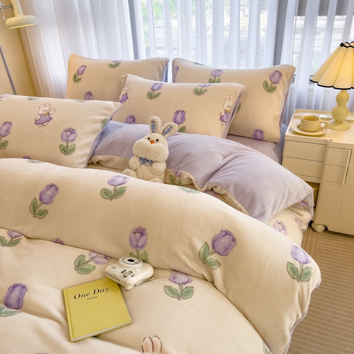 91家纺网 家纺一手货源 找家纺 印季家纺 2025新款加厚印花保暖牛奶绒四件套 郁兔-紫