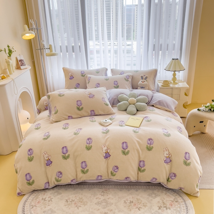 91家纺网 家纺一手货源 找家纺 印季家纺 2025新款加厚印花保暖牛奶绒四件套 郁兔-紫