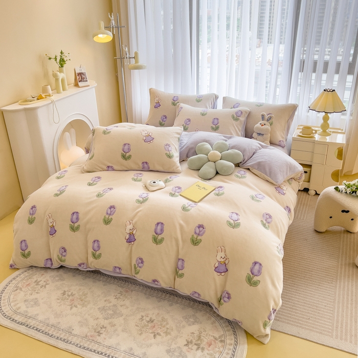 91家纺网 家纺一手货源 找家纺 印季家纺 2025新款加厚印花保暖牛奶绒四件套 郁兔-紫