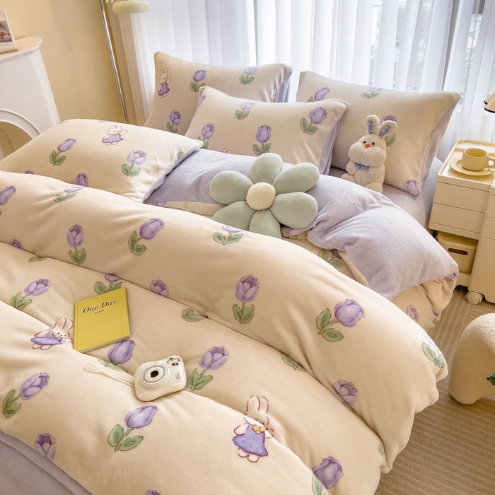 91家纺网 家纺一手货源 找家纺 印季家纺 2025新款加厚印花保暖牛奶绒四件套 郁兔-紫