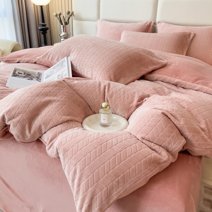 91家纺网 家纺一手货源 找家纺 （总）印季家纺 2025新款立体剪花麦穗牛奶绒四件套