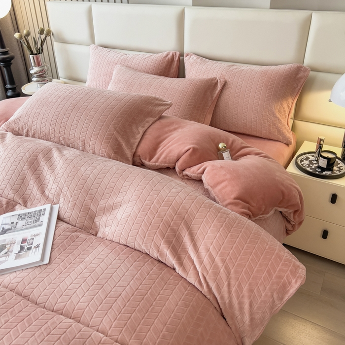 91家纺网 家纺一手货源 找家纺 （总）印季家纺 2025新款立体剪花麦穗牛奶绒四件套