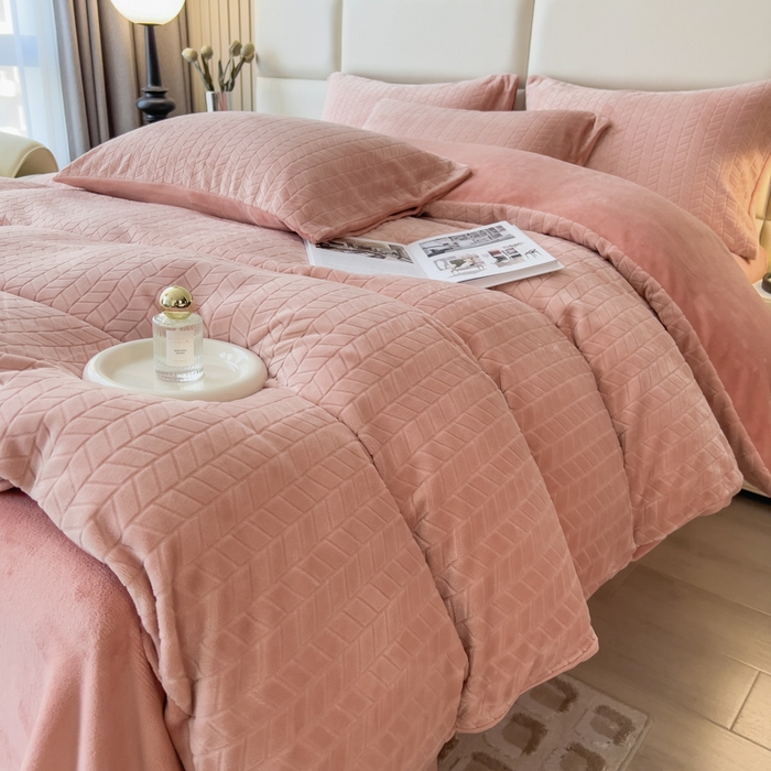 91家纺网 家纺一手货源 找家纺 （总）印季家纺 2025新款立体剪花麦穗牛奶绒四件套