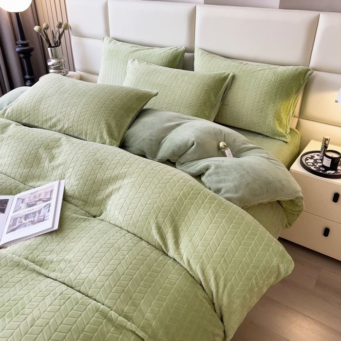 91家纺网 家纺一手货源 找家纺 印季家纺 2025新款立体剪花麦穗牛奶绒四件套 草绿