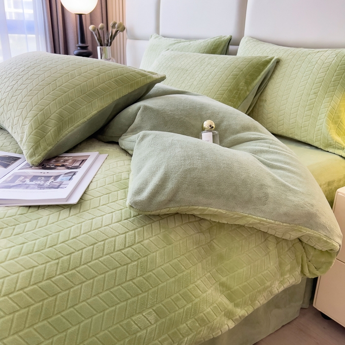 91家纺网 家纺一手货源 找家纺 印季家纺 2025新款立体剪花麦穗牛奶绒四件套 草绿