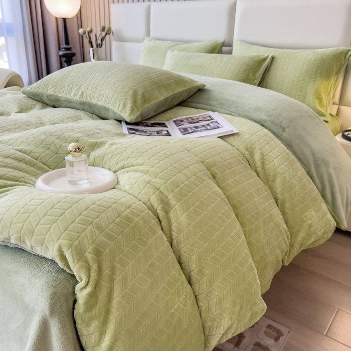 91家纺网 家纺一手货源 找家纺 印季家纺 2025新款立体剪花麦穗牛奶绒四件套 草绿