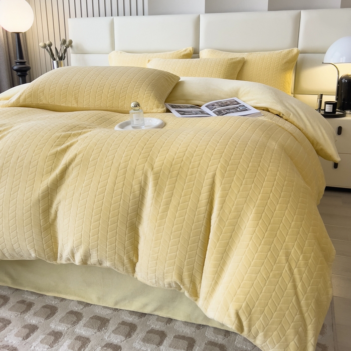 91家纺网 家纺一手货源 找家纺 印季家纺 2025新款立体剪花麦穗牛奶绒四件套 亮黄