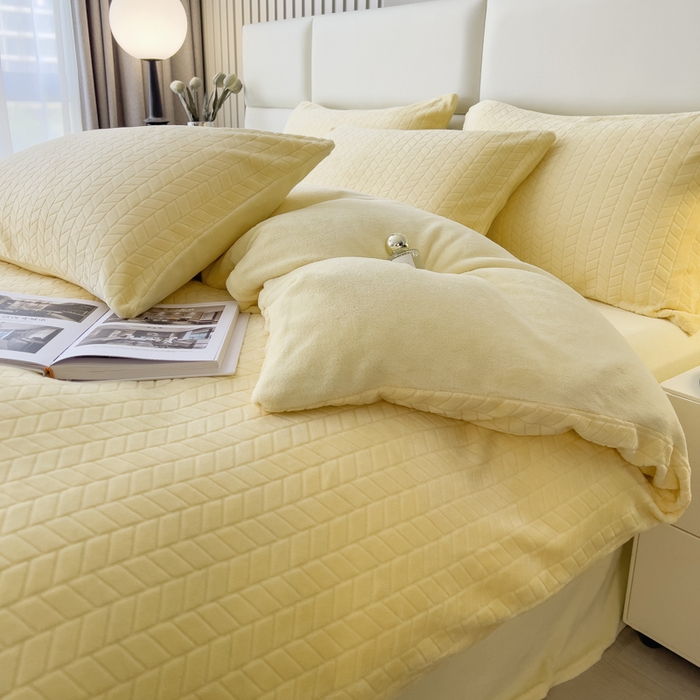 91家纺网 家纺一手货源 找家纺 印季家纺 2025新款立体剪花麦穗牛奶绒四件套 亮黄