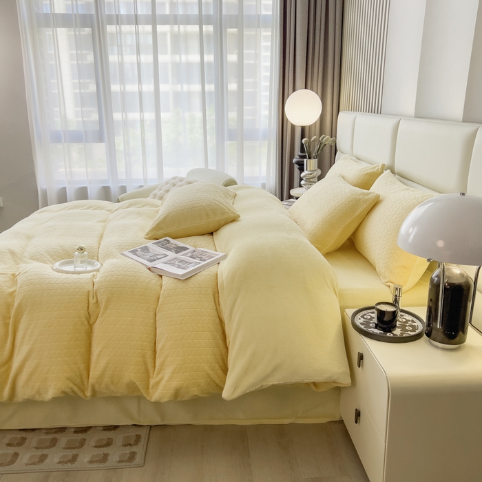 91家纺网 家纺一手货源 找家纺 印季家纺 2025新款立体剪花麦穗牛奶绒四件套 亮黄