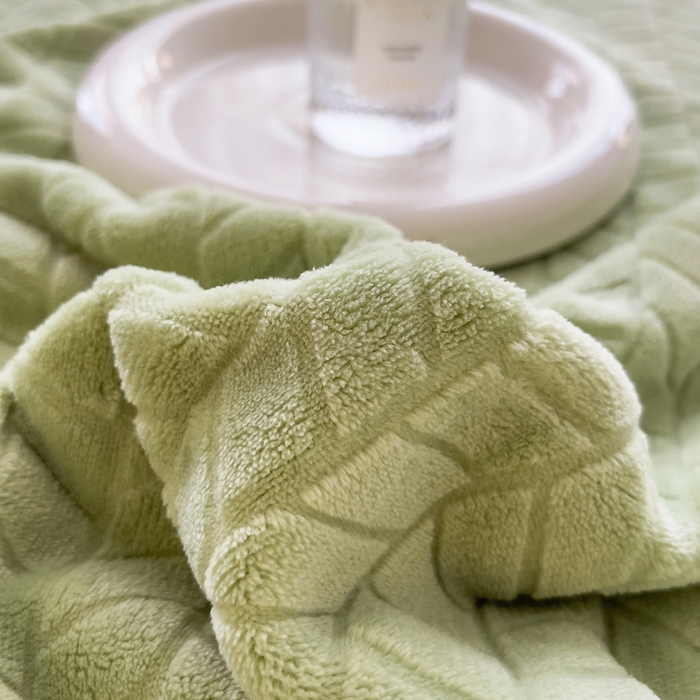 91家纺网 家纺一手货源 找家纺 印季家纺 2025新款立体剪花麦穗牛奶绒四件套 草绿