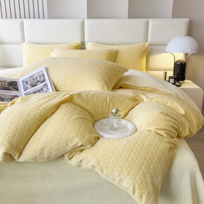 91家纺网 家纺一手货源 找家纺 印季家纺 2025新款立体剪花麦穗牛奶绒四件套 亮黄