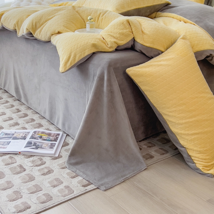 91家纺网 家纺一手货源 找家纺 印季家纺 2025新款立体剪花麦穗牛奶绒四件套 亮黄-灰