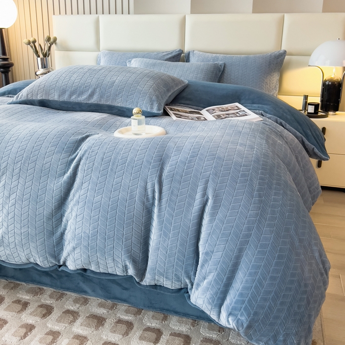 91家纺网 家纺一手货源 找家纺 印季家纺 2025新款立体剪花麦穗牛奶绒四件套 蓝灰