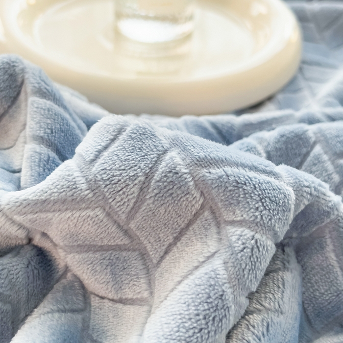 91家纺网 家纺一手货源 找家纺 印季家纺 2025新款立体剪花麦穗牛奶绒四件套 蓝灰