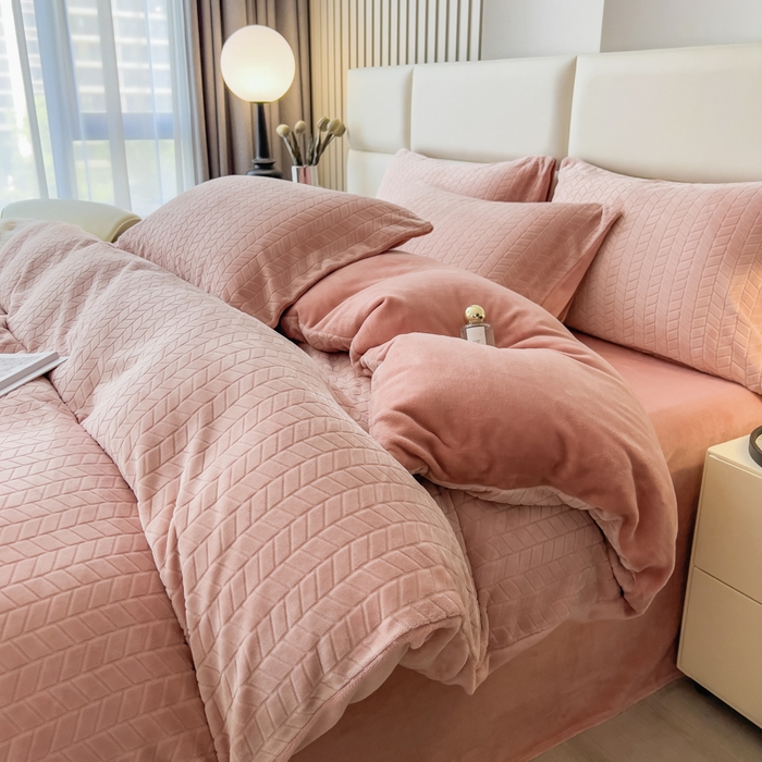 91家纺网 家纺一手货源 找家纺 印季家纺 2025新款立体剪花麦穗牛奶绒四件套 豆沙