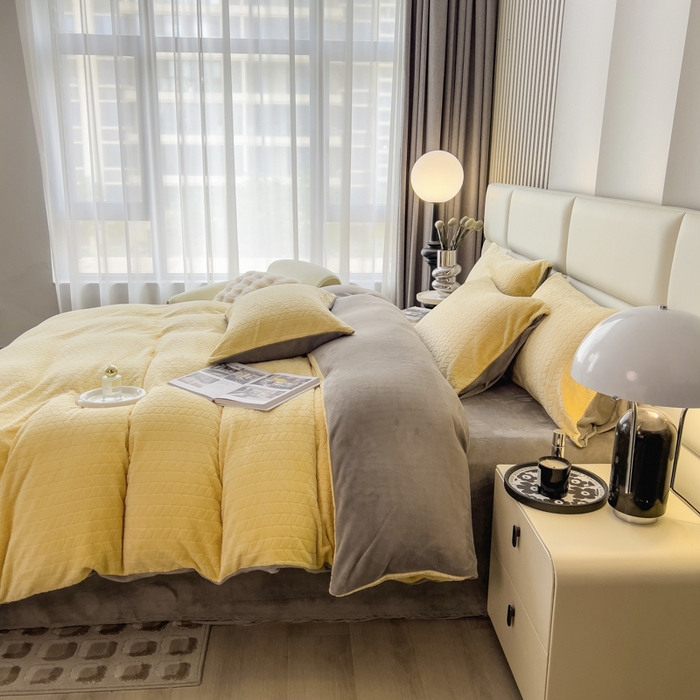 91家纺网 家纺一手货源 找家纺 印季家纺 2025新款立体剪花麦穗牛奶绒四件套 亮黄-灰