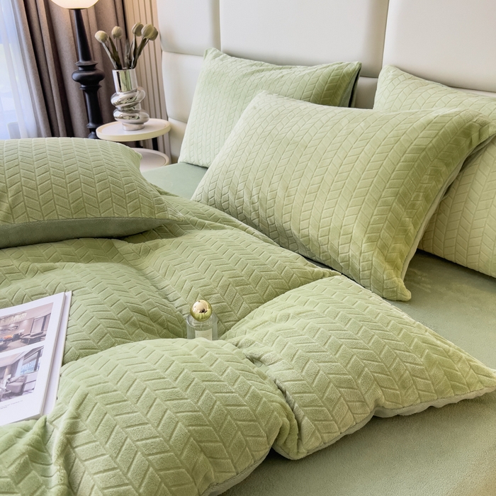 91家纺网 家纺一手货源 找家纺 印季家纺 2025新款立体剪花麦穗牛奶绒四件套 草绿