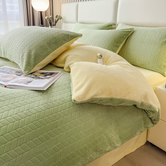 91家纺网 家纺一手货源 找家纺 印季家纺 2025新款立体剪花麦穗牛奶绒四件套 草绿-亮黄